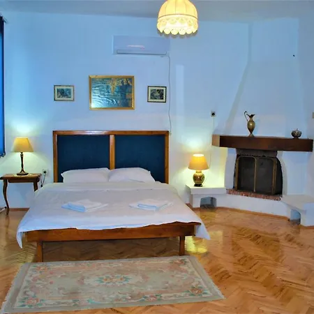 M- Center Apartment