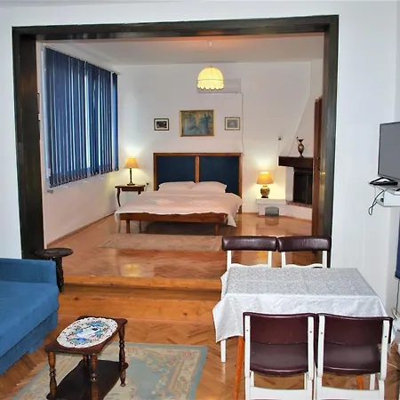 M- Center Apartment *